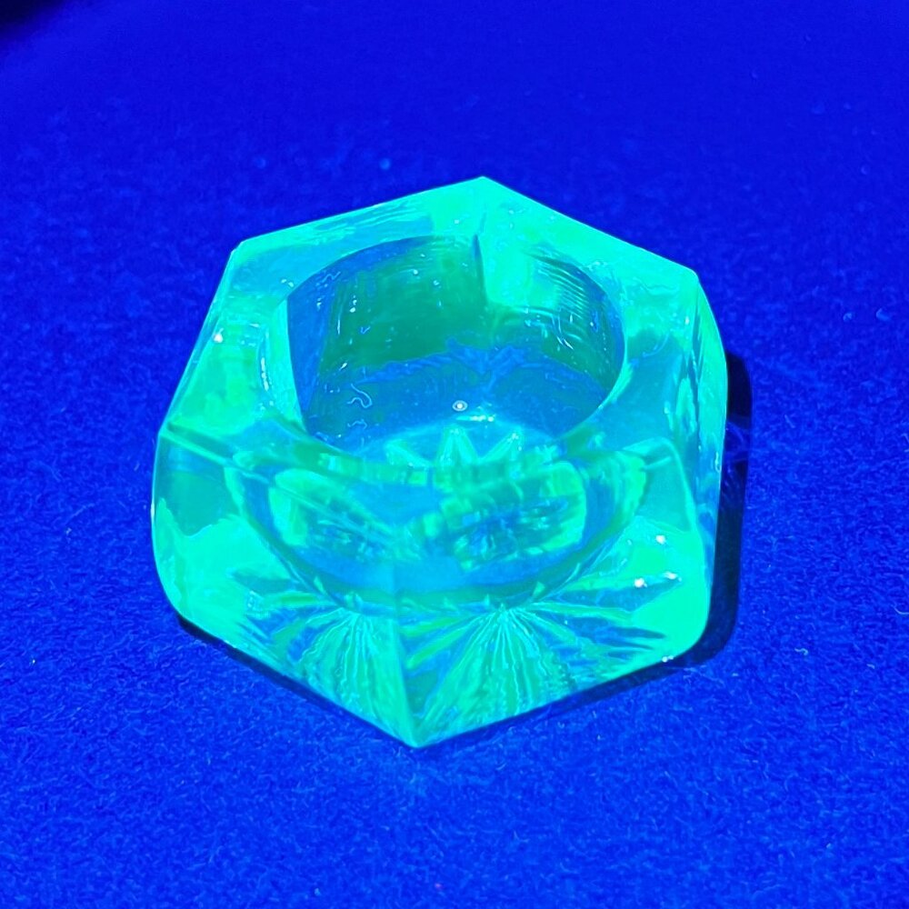 Vintage Cambridge Hexagon Pressed Glass Open Salt Cellar 6 Sides Glows